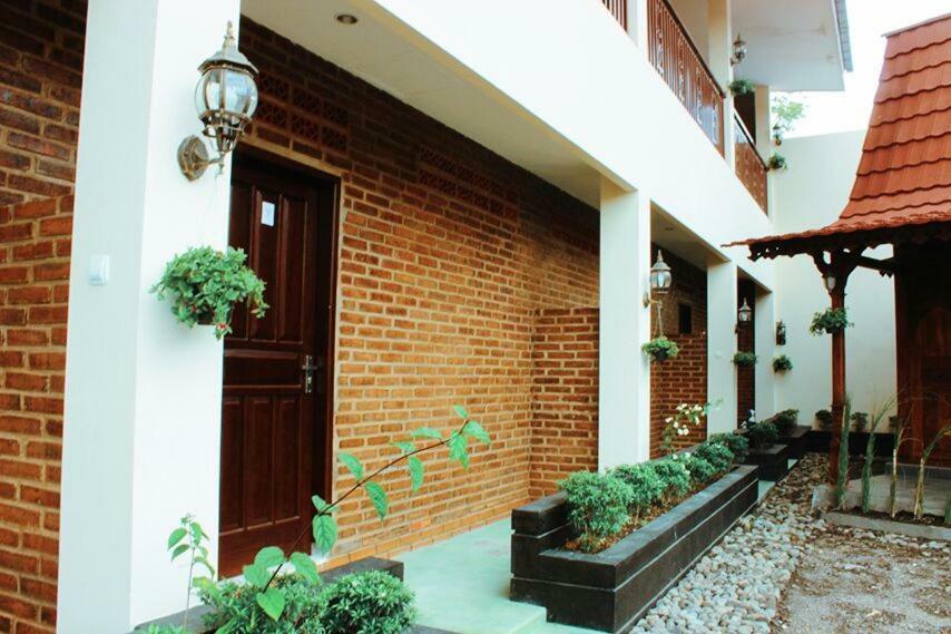Amerta Giri Guest House Wonosobo Exterior foto