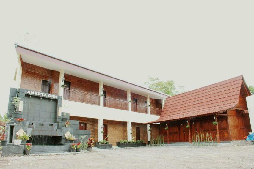 Amerta Giri Guest House Wonosobo Exterior foto