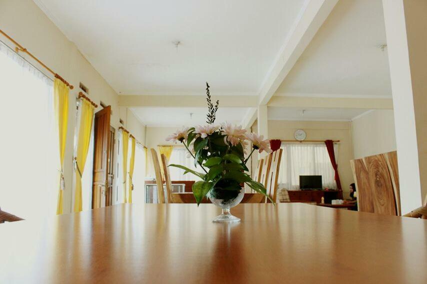 Amerta Giri Guest House Wonosobo Exterior foto